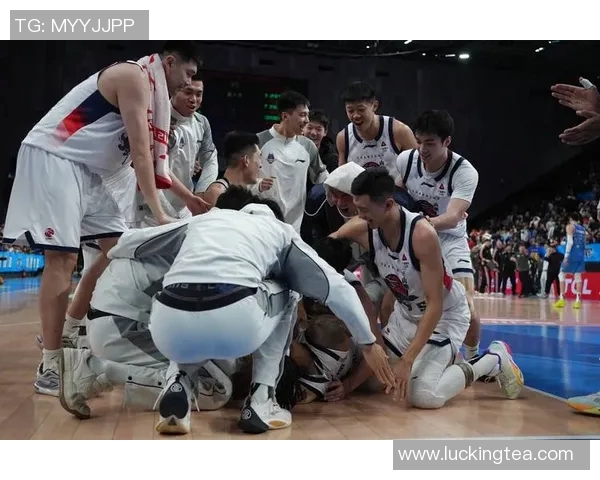 CBA激战广东队迎战北京队争夺季后赛席位精彩对决不容错过